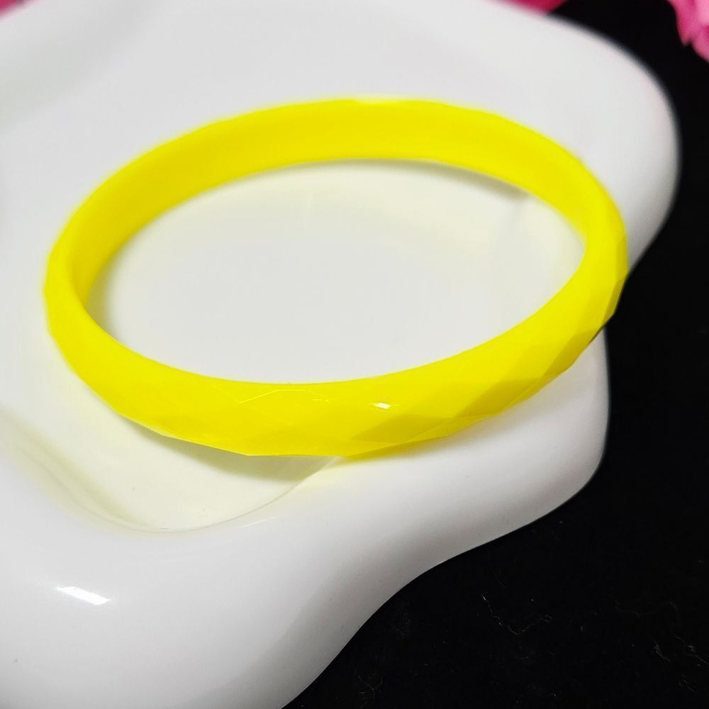 Neon Yellow Faceted Acrylic Bangle Bracelet | Y2K Candy-Color Blacklight Glow